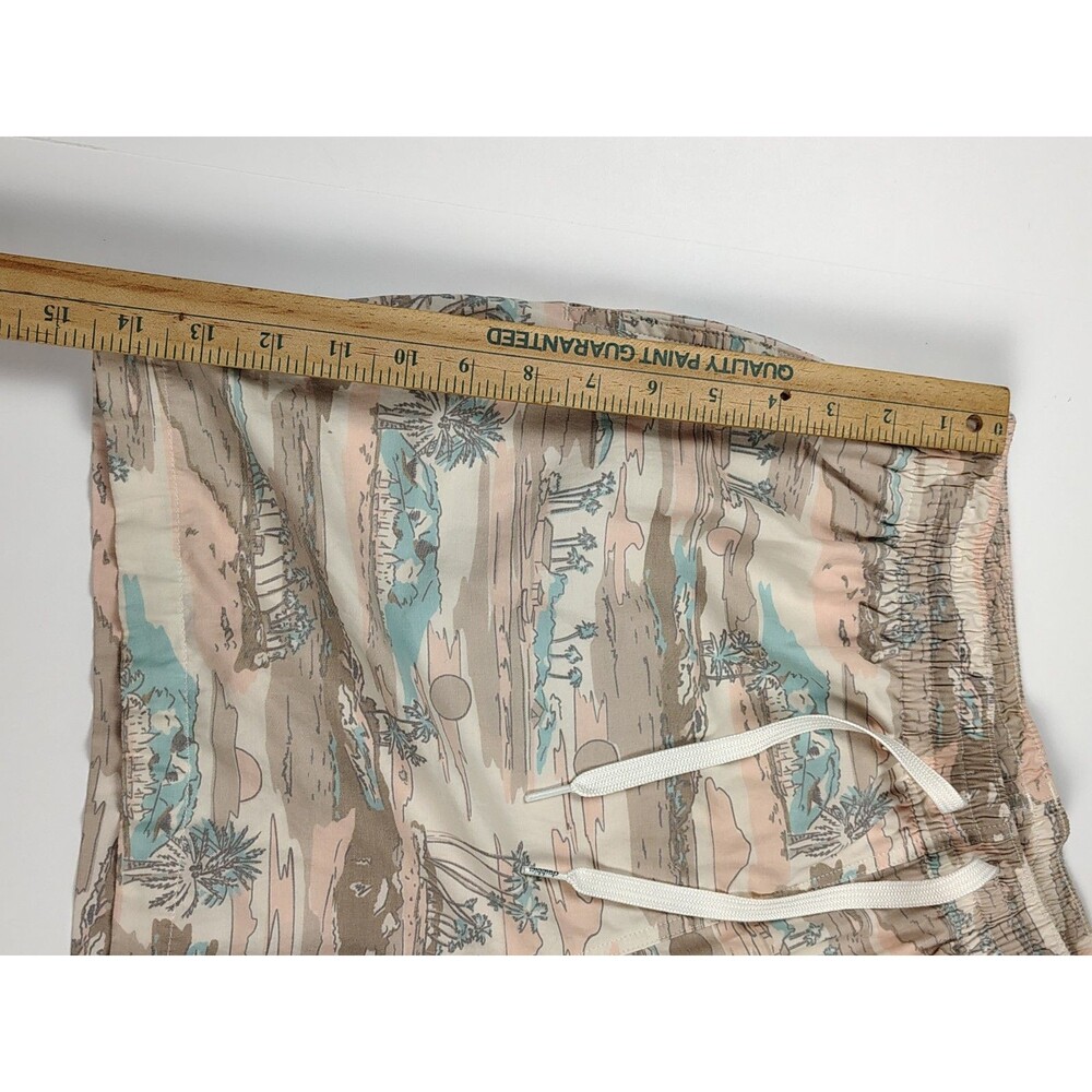 Chubbies Swim Trunks Men's M 5.5" Inseam Island Print Lined Swim Shorts - Picture 10 of 11